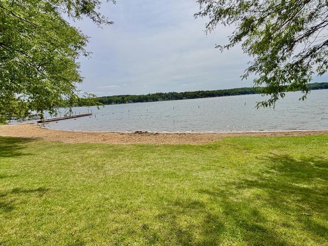 915 Bayview AVENUE, Twin Lakes, WI 53181