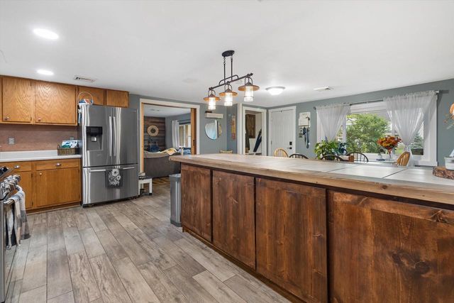 915 Bayview AVENUE, Twin Lakes, WI 53181