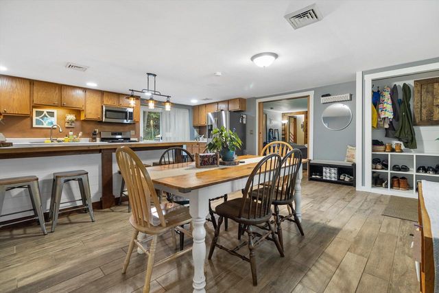 915 Bayview AVENUE, Twin Lakes, WI 53181