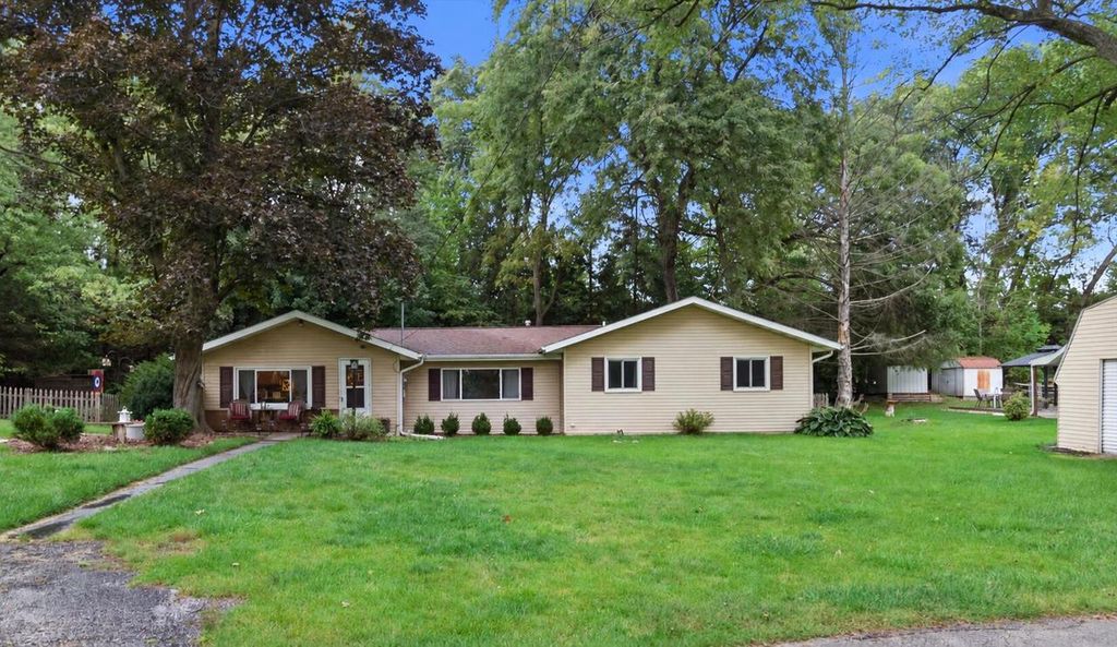 915 Bayview AVENUE, Twin Lakes, WI 53181