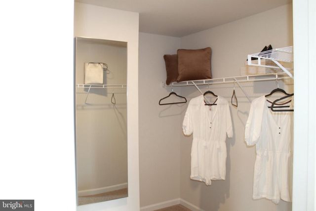 404 MONTE FARM RD, Mount Laurel, NJ 08054