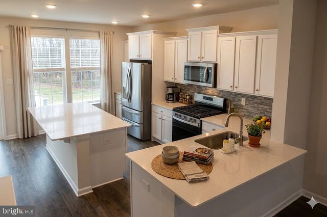 404 MONTE FARM RD, Mount Laurel, NJ 08054