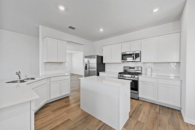 808 Black Hawk Drive, Princeton, TX 75407