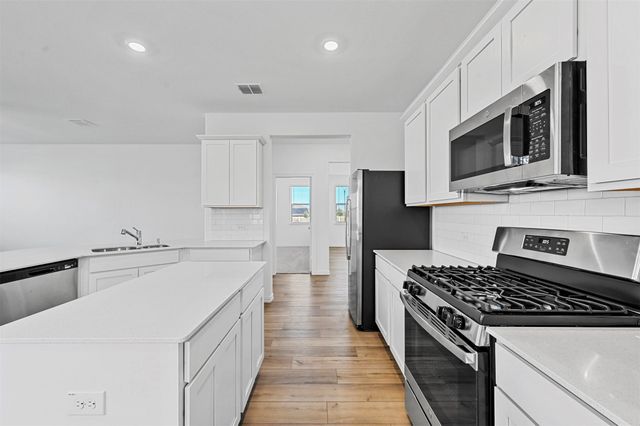 808 Black Hawk Drive, Princeton, TX 75407