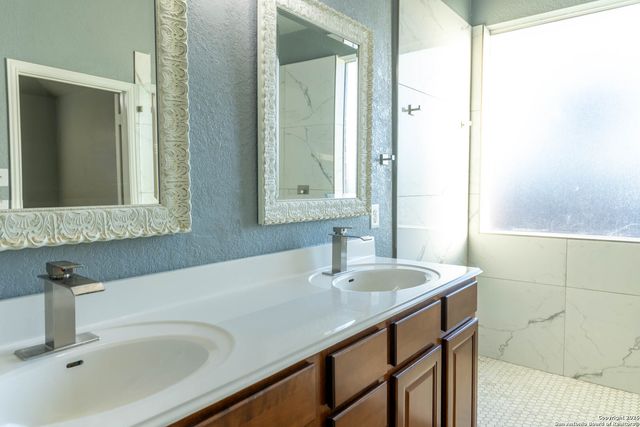 12818 Point, San Antonio, TX 78253