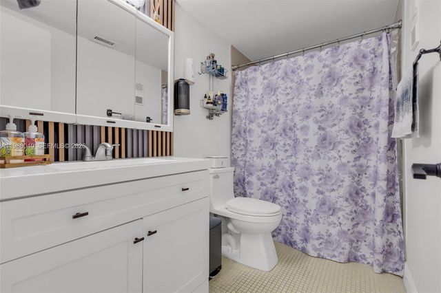 8405 NW 8th St 107-2, Miami, FL 33126