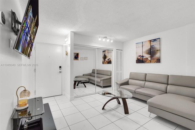 8405 NW 8th St 107-2, Miami, FL 33126