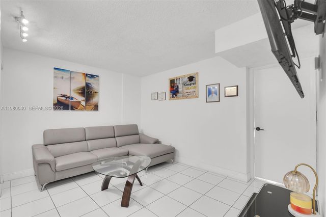 8405 NW 8th St 107-2, Miami, FL 33126