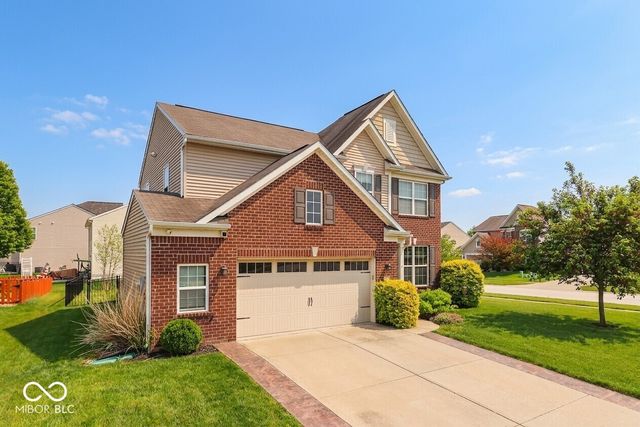 2689 Falcon Drive, Greenwood, IN 46143