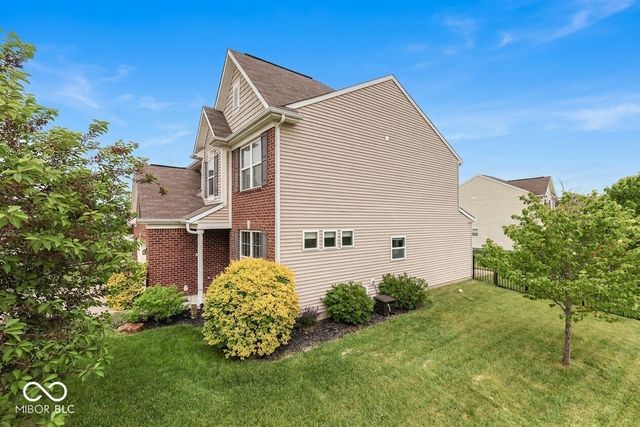 2689 Falcon Drive, Greenwood, IN 46143