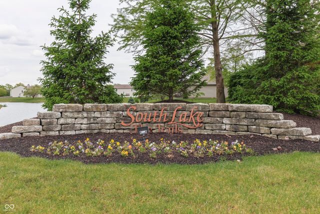 2689 Falcon Drive, Greenwood, IN 46143