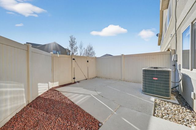 213 E TAMARAK CIR, Lehi, UT 84043