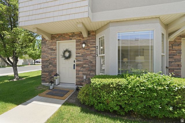 213 S TAMARAK CIR, Lehi, UT 84043