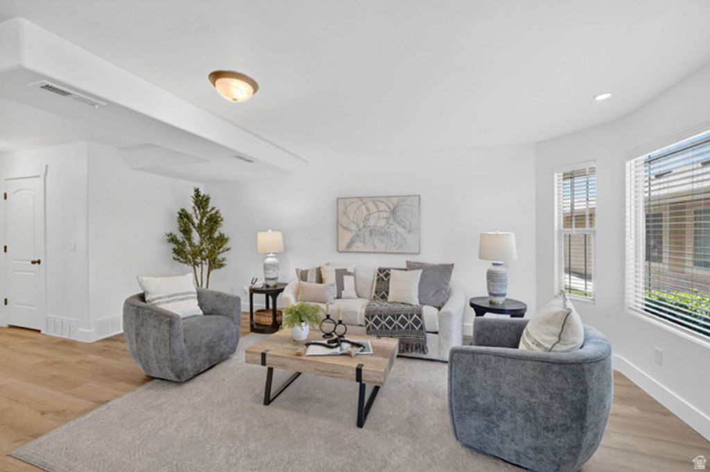 Image 16 of property listing at 213 S TAMARAK CIR, Lehi, UT 84043
