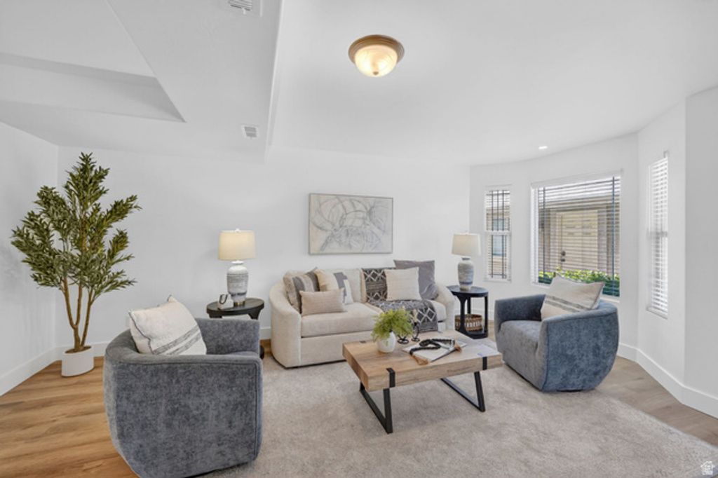 Image 17 of property listing at 213 S TAMARAK CIR, Lehi, UT 84043