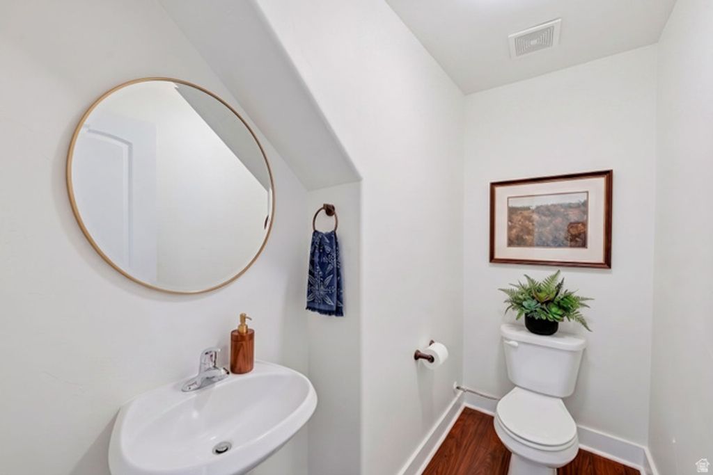 Image 18 of property listing at 213 S TAMARAK CIR, Lehi, UT 84043