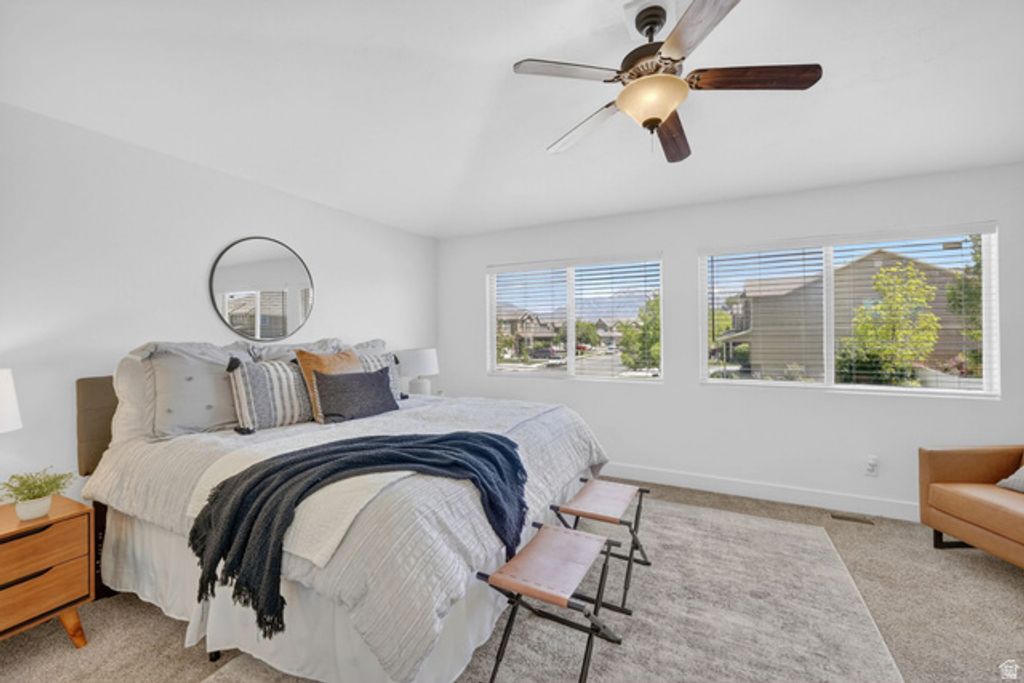 Image 3 of property listing at 213 S TAMARAK CIR, Lehi, UT 84043