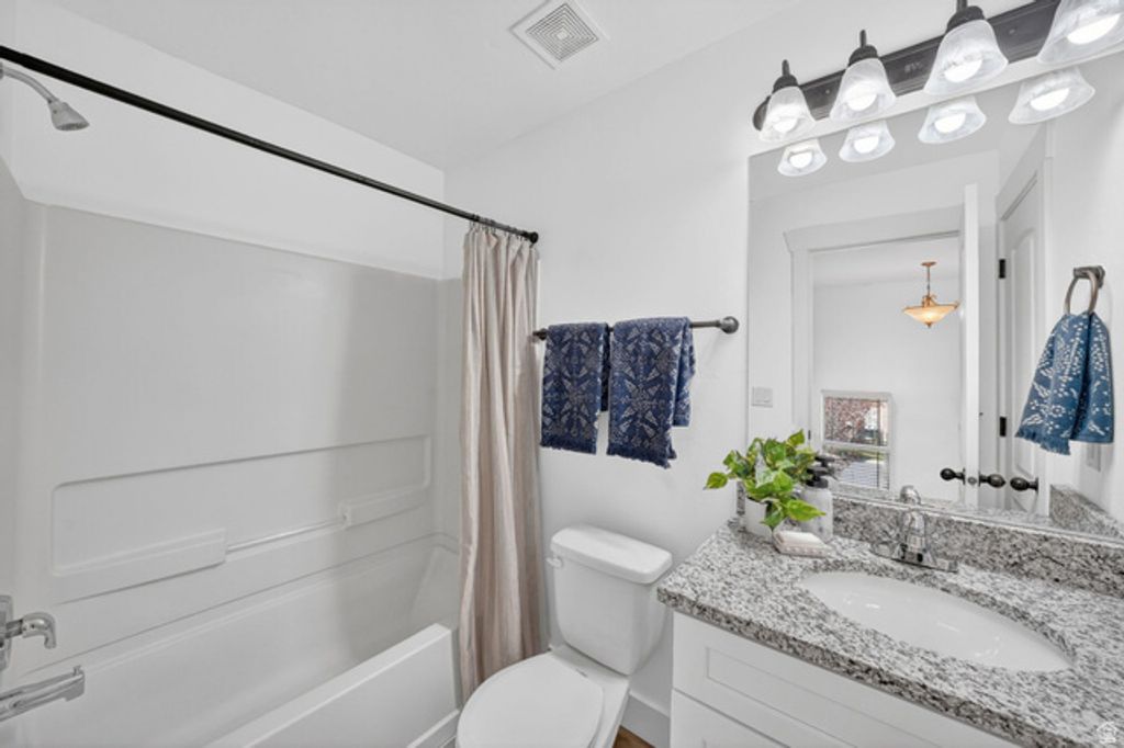 Image 28 of property listing at 213 S TAMARAK CIR, Lehi, UT 84043