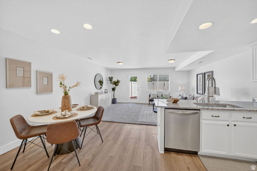Image 8 of property listing at 213 S TAMARAK CIR, Lehi, UT 84043