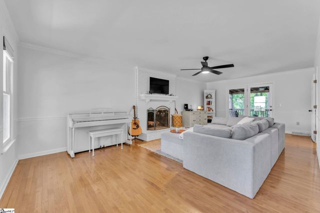 304 Wagoncreek Drive, Simpsonville, SC 29681