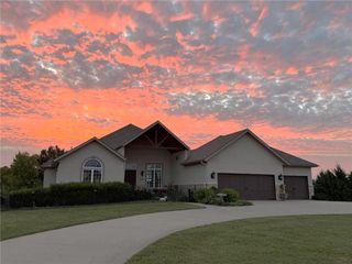 12075 Arbor View Lane, Olathe, KS 66061