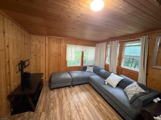 901 Chestnut Path, Stillwater Twp., NJ 07860