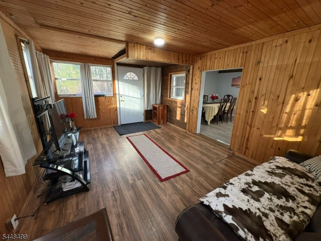 901 Chestnut Path, Stillwater Twp., NJ 07860