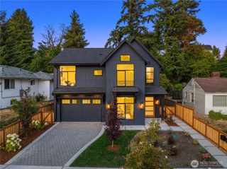 3832 32nd Avenue W, Seattle, WA 98199