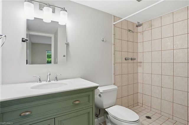 3150 Binnacle DR 106, Naples, FL 34103