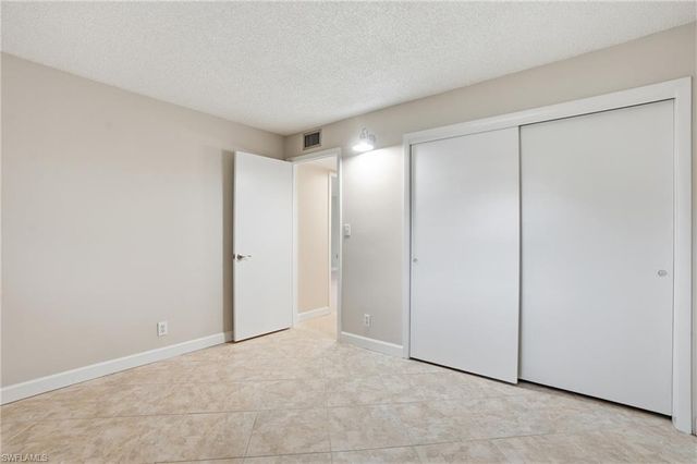 3150 Binnacle DR 106, Naples, FL 34103