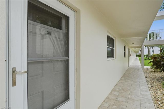 3150 Binnacle DR 106, Naples, FL 34103