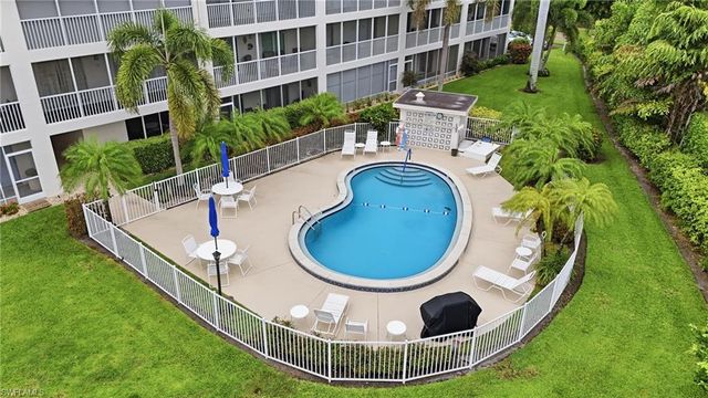 3150 Binnacle DR 106, Naples, FL 34103