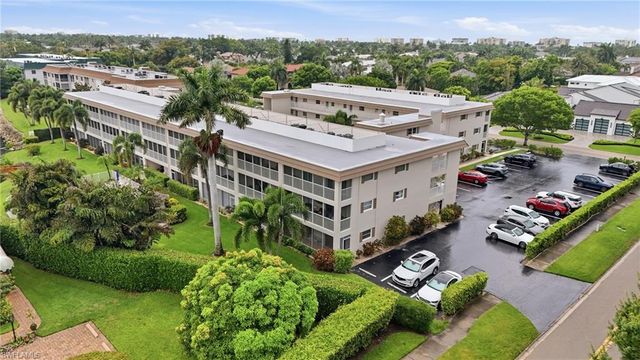 3150 Binnacle DR 106, Naples, FL 34103