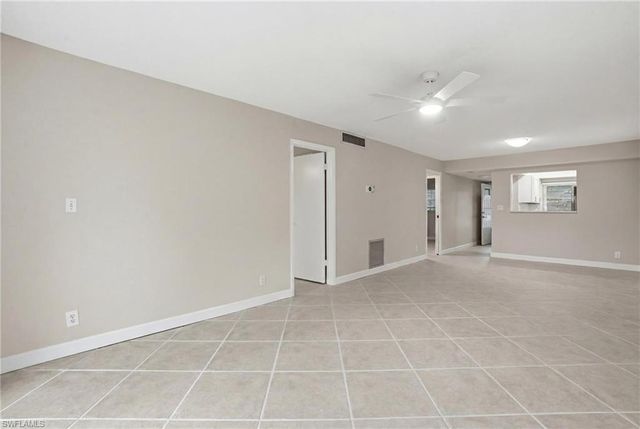 3150 Binnacle DR 106, Naples, FL 34103