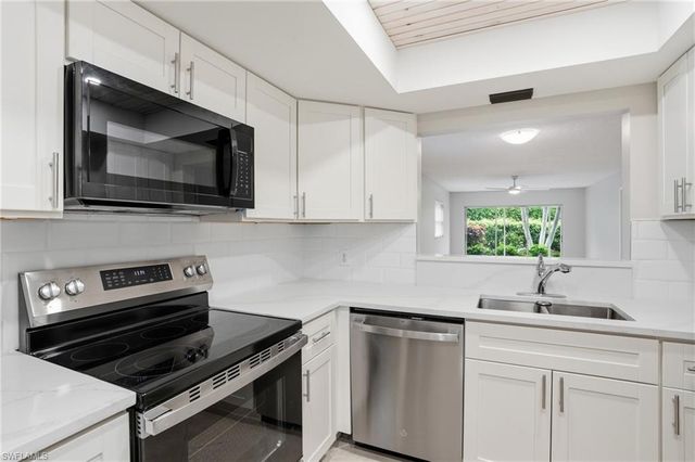 3150 Binnacle DR 106, Naples, FL 34103