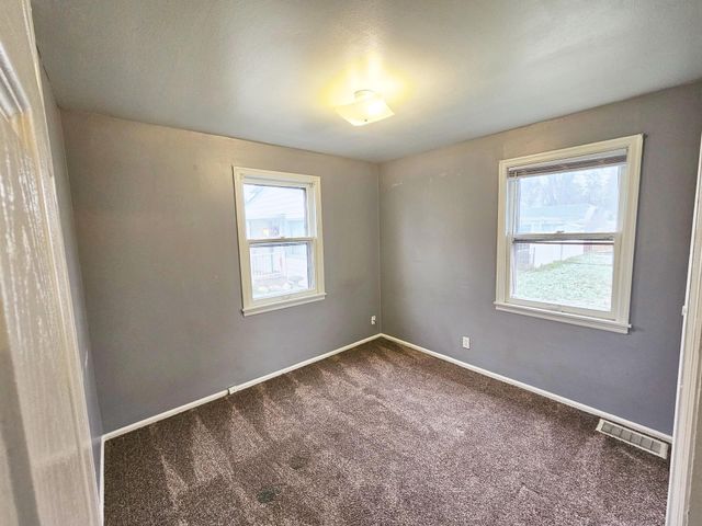 1024 E Queen Ave, Spokane, WA 99207