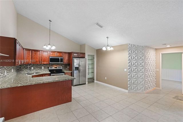 9568 Boca Gardens Pkwy B, Boca Raton, FL 33496