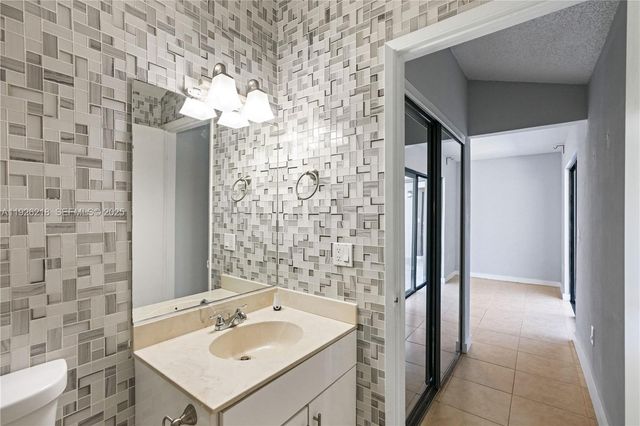 9568 Boca Gardens Pkwy B, Boca Raton, FL 33496