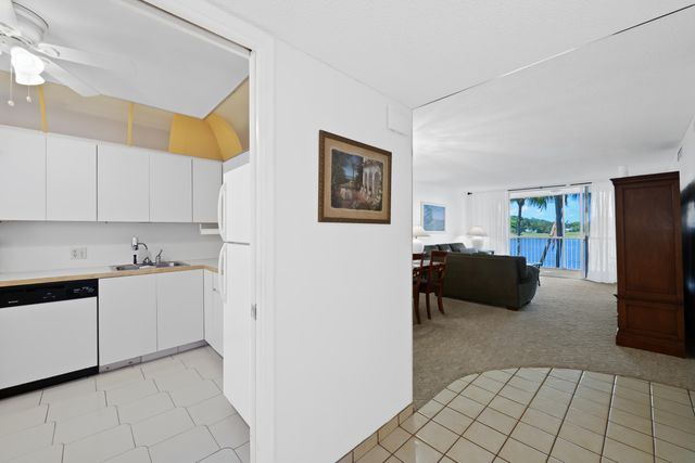 3051 N Course Drive 211, Pompano Beach, FL 33069