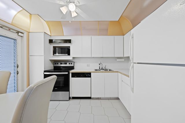 3051 N Course Drive 211, Pompano Beach, FL 33069
