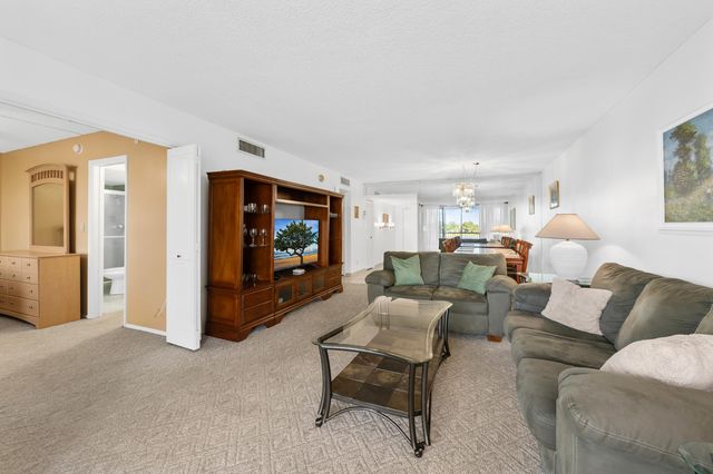 3051 N Course Drive 211, Pompano Beach, FL 33069