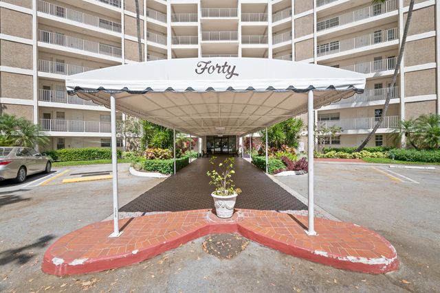 3051 N Course Drive 211, Pompano Beach, FL 33069