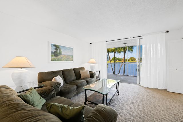 3051 N Course Drive 211, Pompano Beach, FL 33069