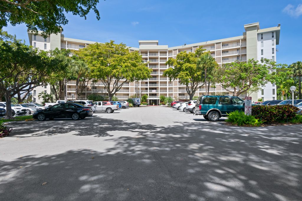 3051 N Course Drive 211, Pompano Beach, FL 33069