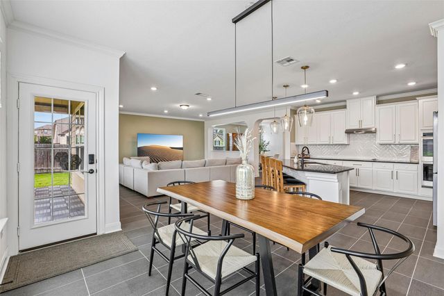 305 Kat Garnet DR, Kyle, TX 78640