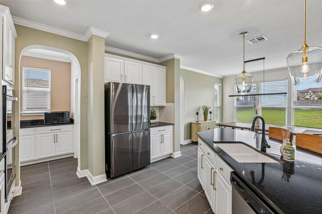 305 Kat Garnet DR, Kyle, TX 78640