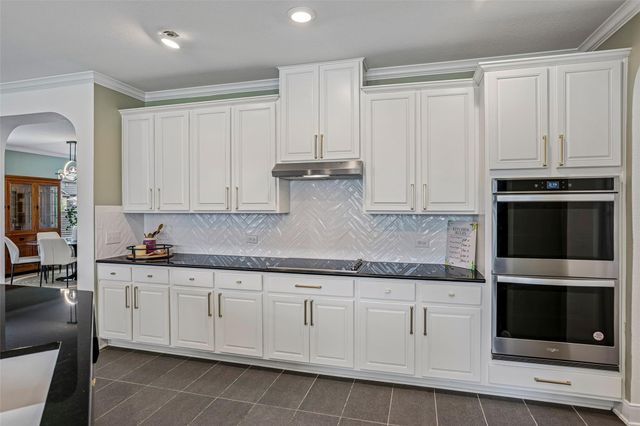 305 Kat Garnet DR, Kyle, TX 78640