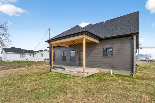 193 Cripps Ln, Smithville, TN 37166