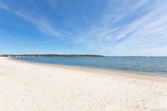 480 Eastwood Drive, Cutchogue, NY 11935