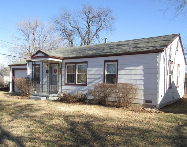 929 Lewis Ave, Salina, KS 67401
